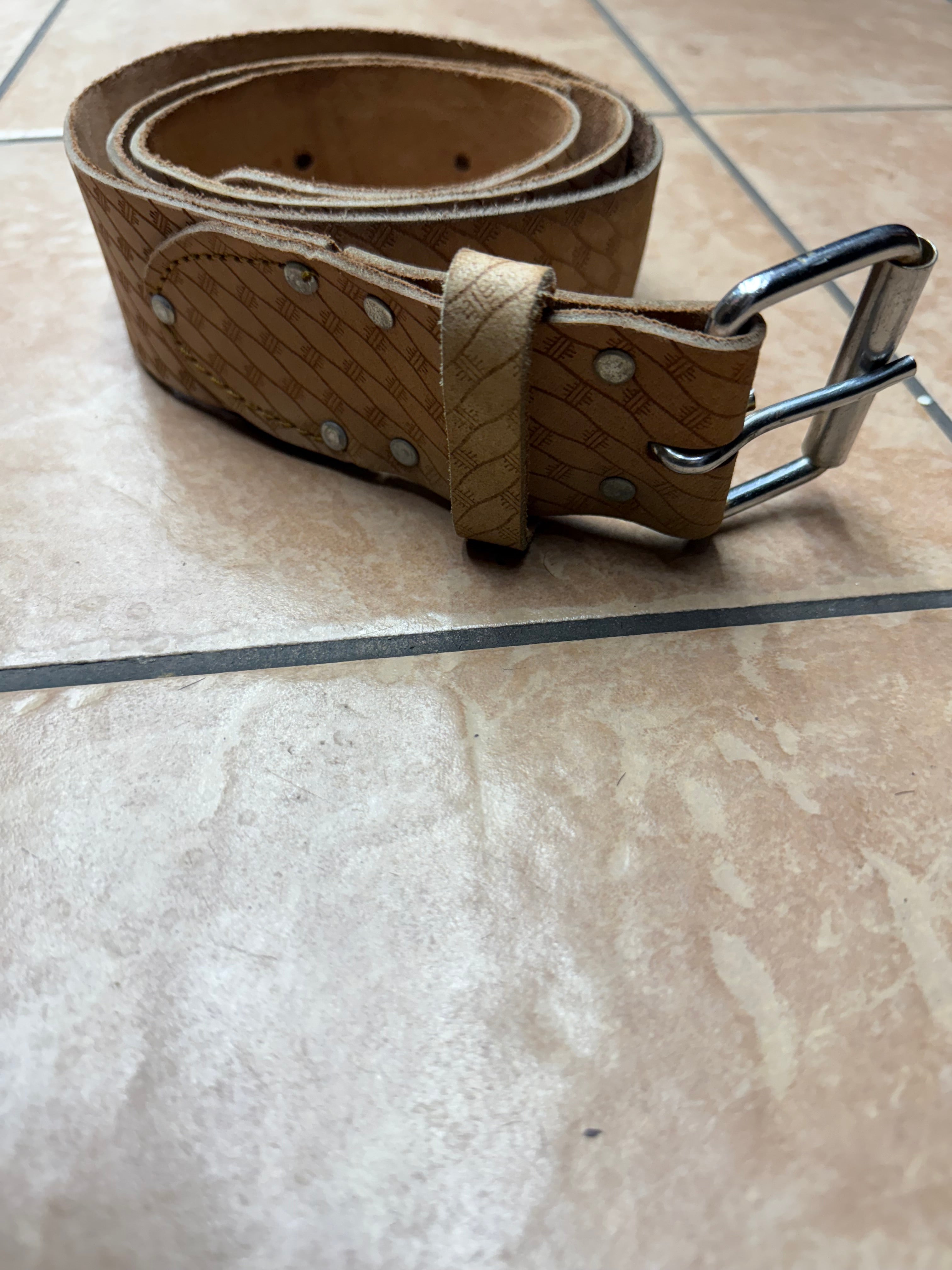 Correa para trabajo (cuero-suela)