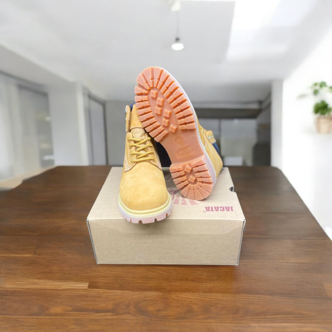 Boots Jacata #HW88601